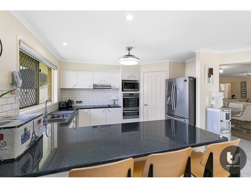 6 Lemongrove Road, Birkdale QLD 4159