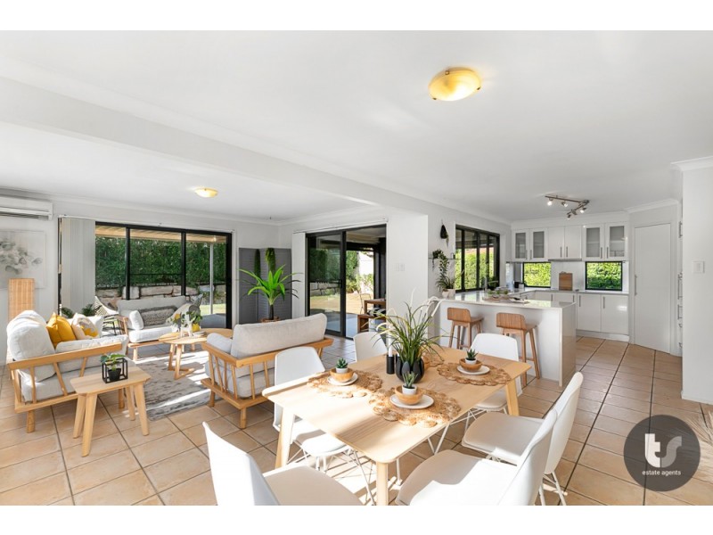 18 Plantation Place, Wellington Point QLD 4160