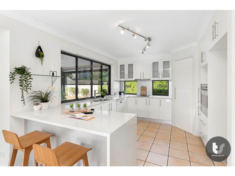 18 Plantation Place, Wellington Point QLD 4160