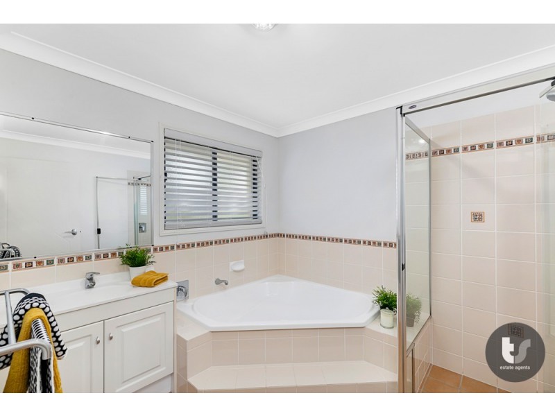 18 Plantation Place, Wellington Point QLD 4160