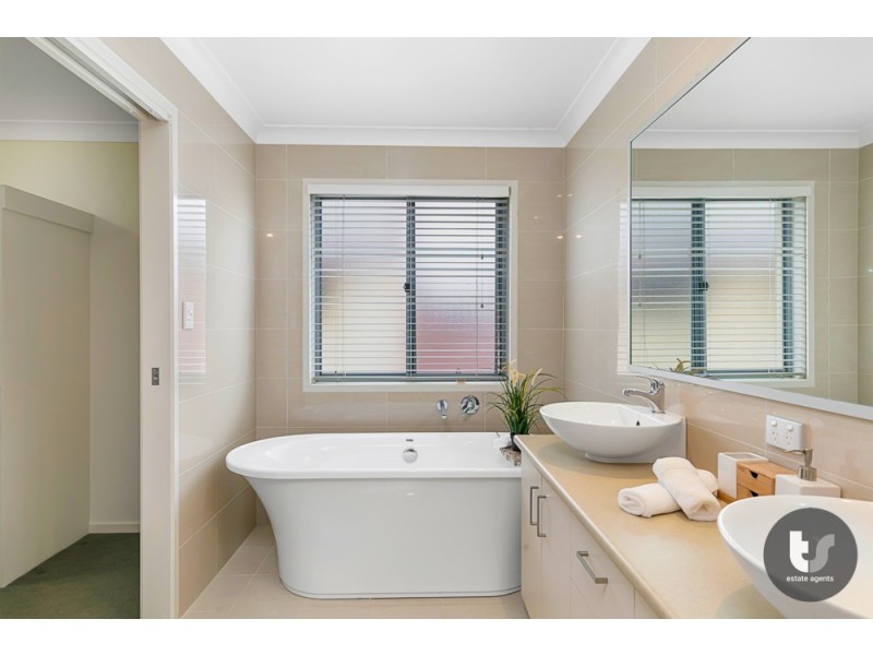 5 Rose Street, Ormiston QLD 4160