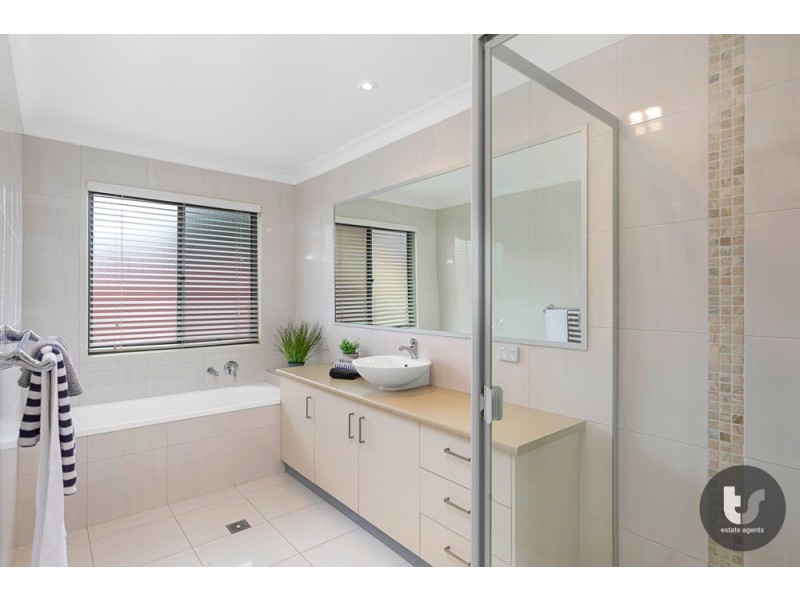 5 Rose Street, Ormiston QLD 4160