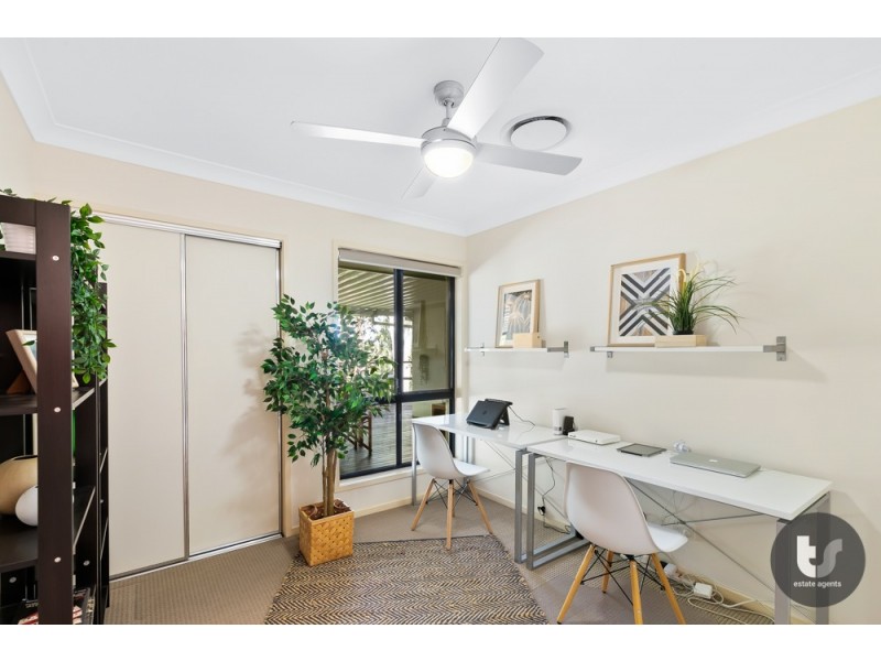4 Forsyth Place, Wellington Point QLD 4160