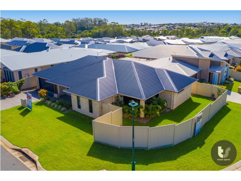 1 Isla Avenue, Redland Bay QLD 4165