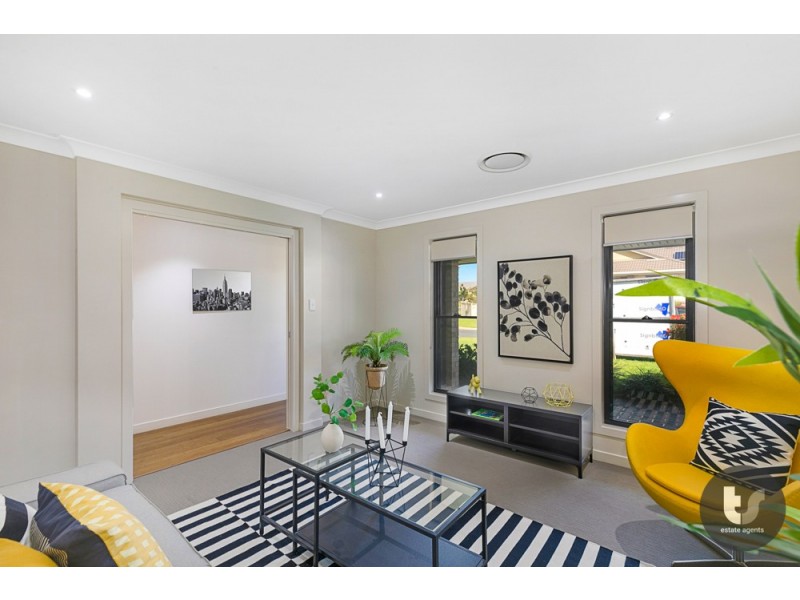 1 Isla Avenue, Redland Bay QLD 4165