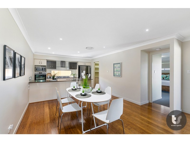1 Isla Avenue, Redland Bay QLD 4165