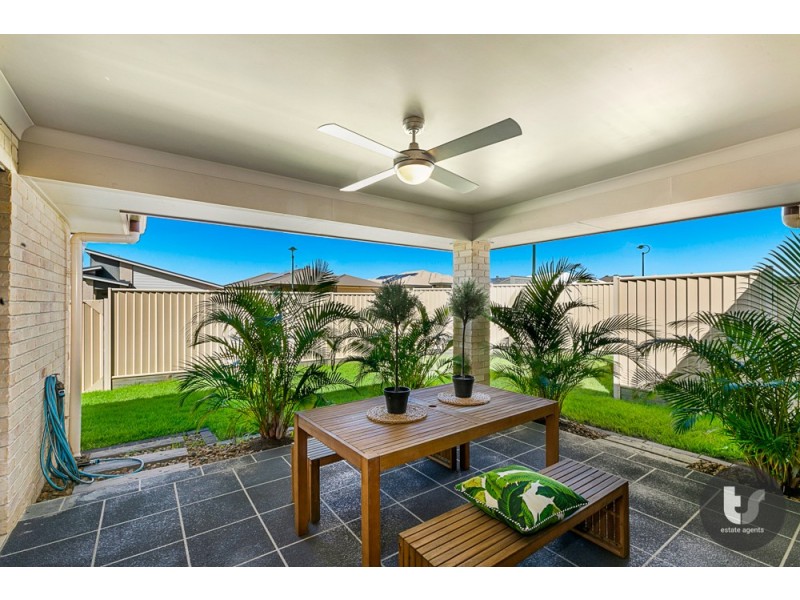 1 Isla Avenue, Redland Bay QLD 4165