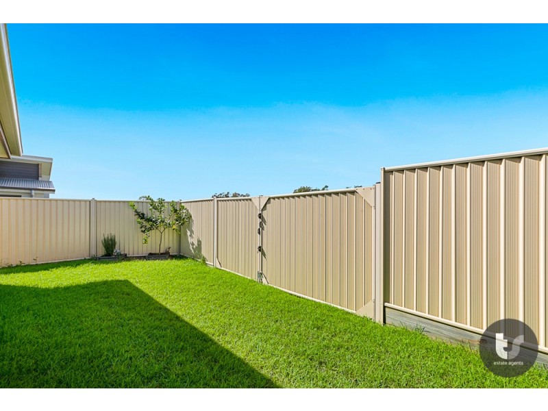 1 Isla Avenue, Redland Bay QLD 4165