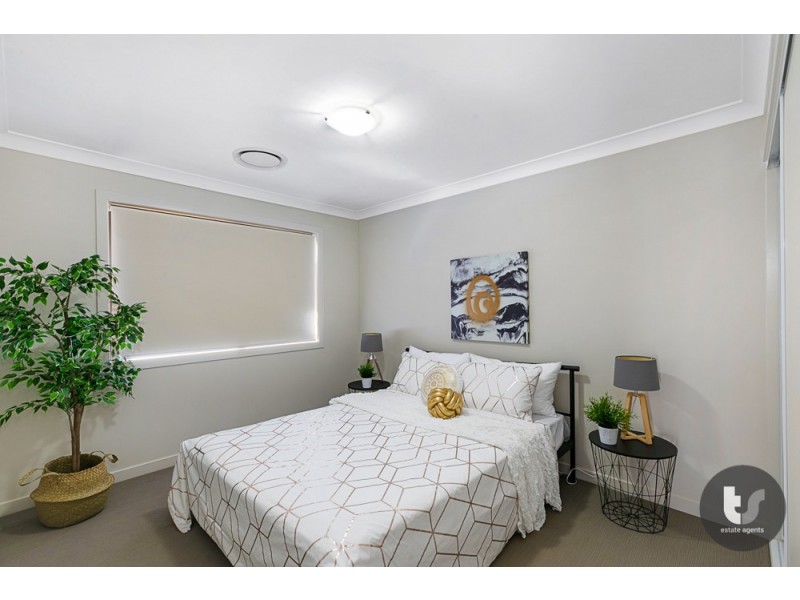 1 Isla Avenue, Redland Bay QLD 4165