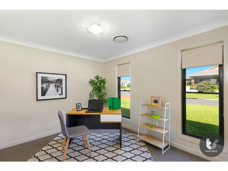 1 Isla Avenue, Redland Bay QLD 4165