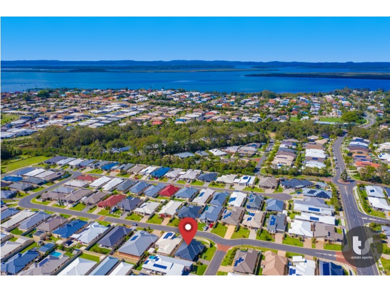 1 Isla Avenue, Redland Bay QLD 4165