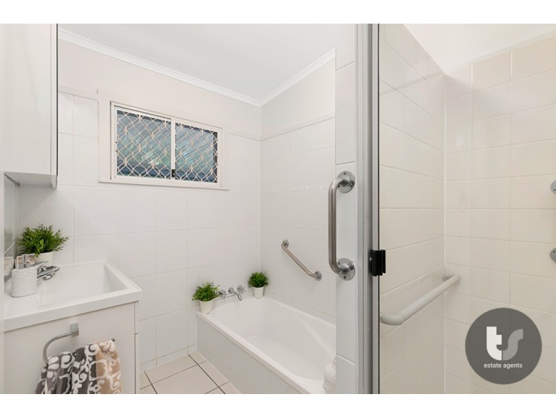 40 Raceview Street, Raceview QLD 4305