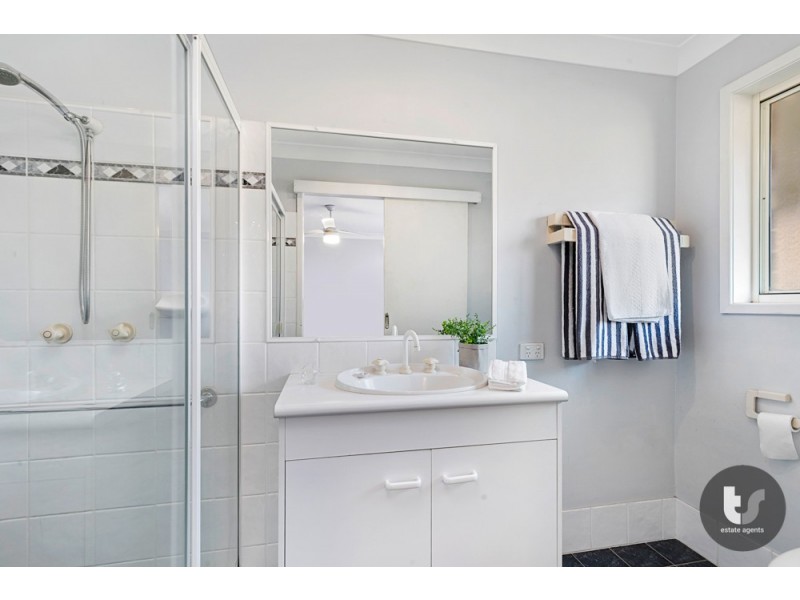 16 Daysland Street, Victoria Point QLD 4165