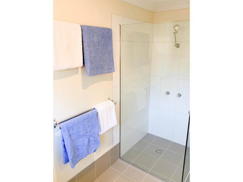24 Welsby Street, Coochiemudlo Island QLD 4184