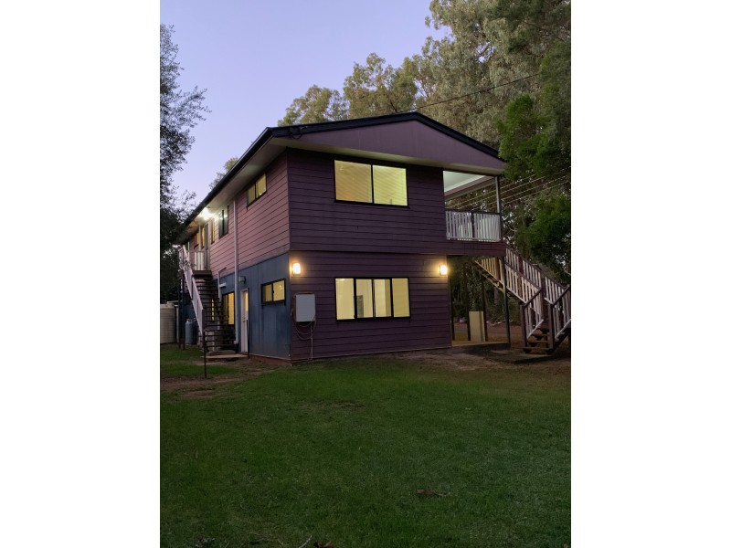 24 Welsby Street, Coochiemudlo Island QLD 4184