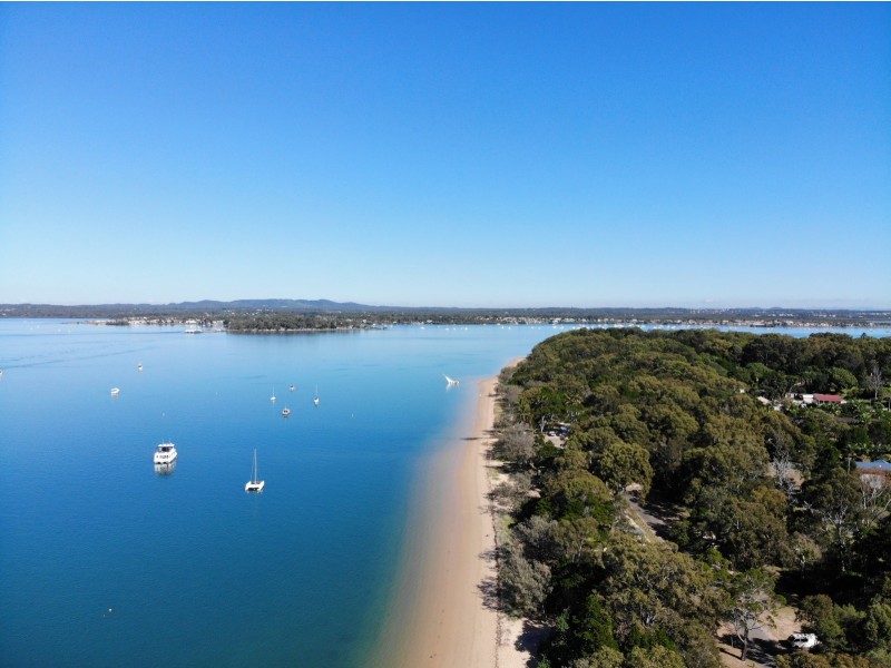 25 Carefree Street, Coochiemudlo Island QLD 4184