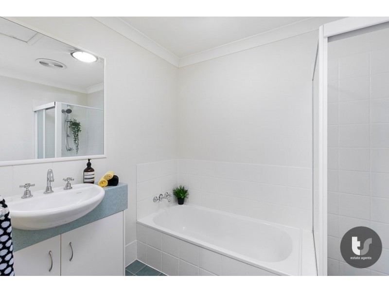 9 Maryland Place, Parkinson QLD 4115