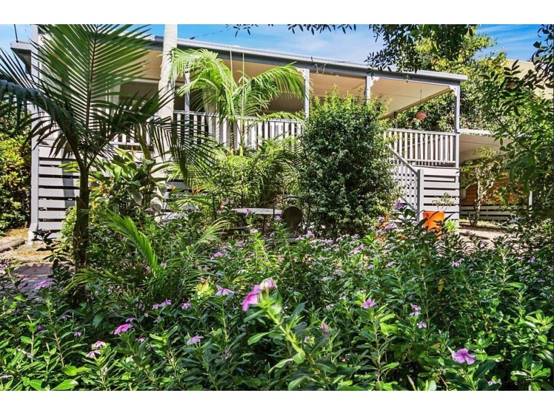 62 Elizabeth Street, Coochiemudlo Island QLD 4184