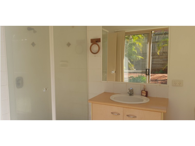 8 Westburn Court, Redland Bay QLD 4165