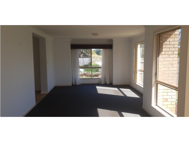 8 Westburn Court, Redland Bay QLD 4165