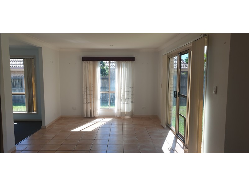 8 Westburn Court, Redland Bay QLD 4165