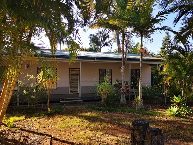10 Peace Street, Lamb Island QLD 4184