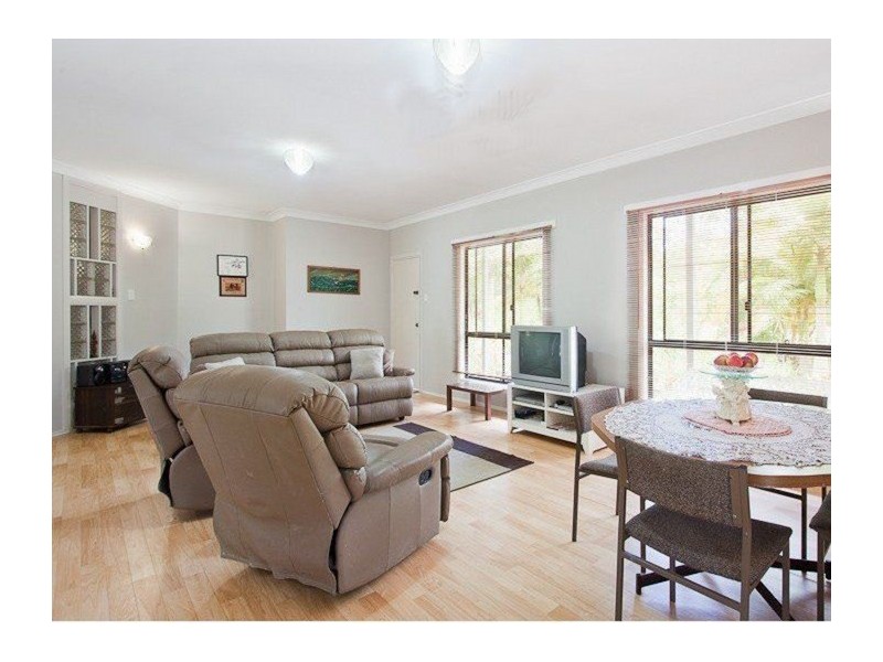 10 Peace Street, Lamb Island QLD 4184