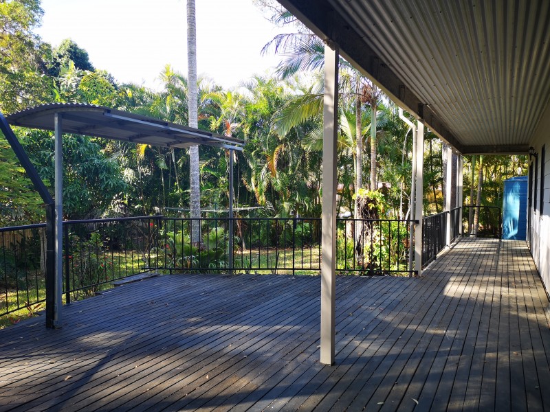 10 Peace Street, Lamb Island QLD 4184