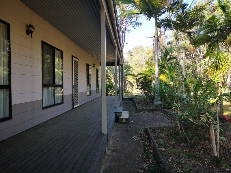 10 Peace Street, Lamb Island QLD 4184