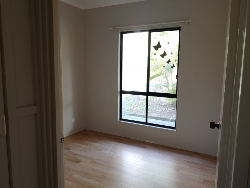 10 Peace Street, Lamb Island QLD 4184