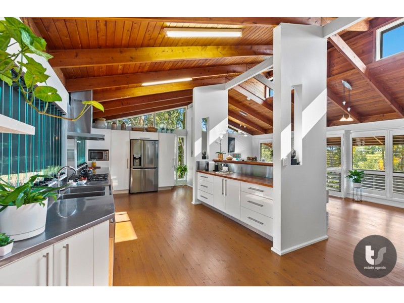 13 Watsonia Street, Redland Bay QLD 4165