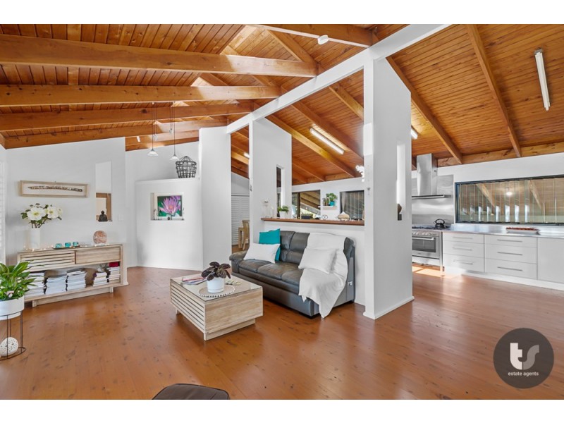 13 Watsonia Street, Redland Bay QLD 4165