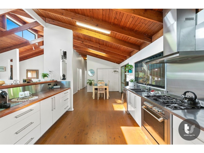 13 Watsonia Street, Redland Bay QLD 4165