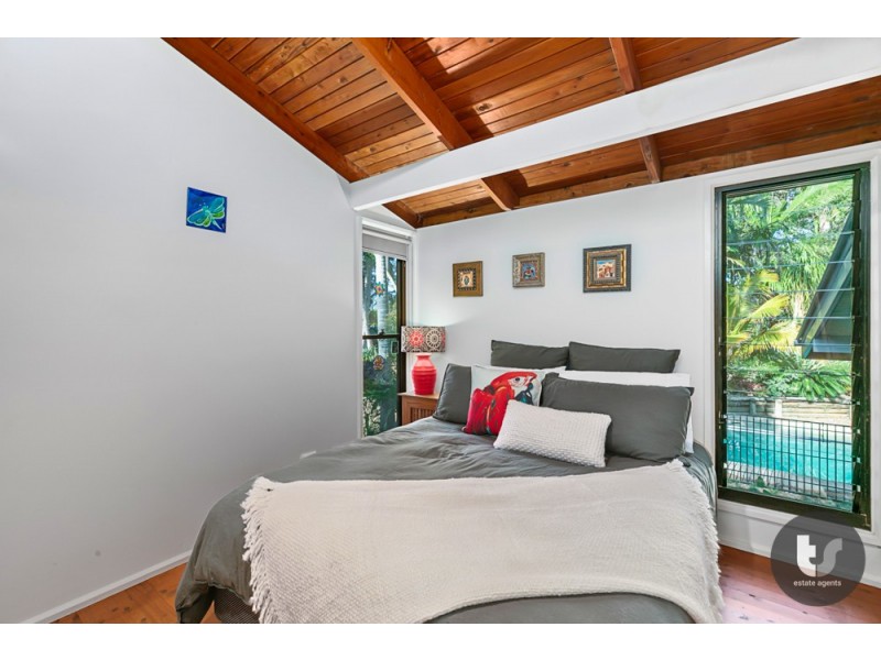 13 Watsonia Street, Redland Bay QLD 4165