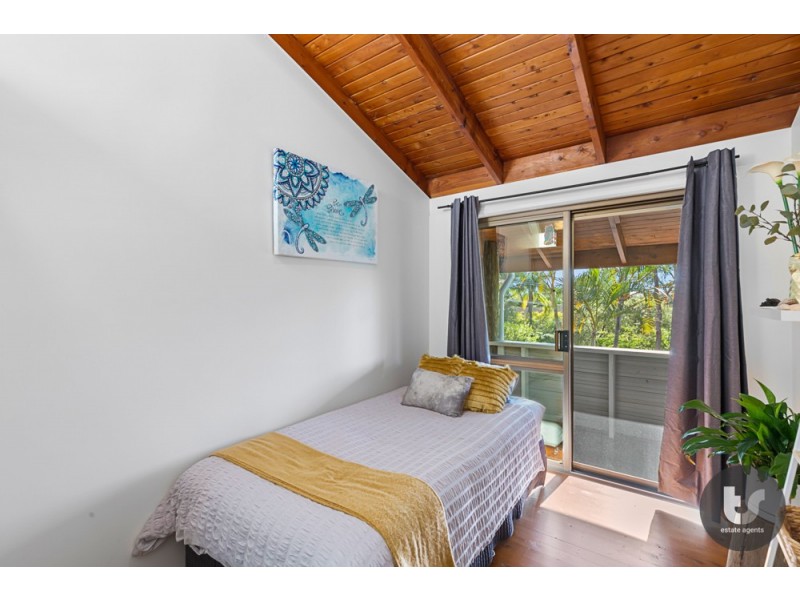 13 Watsonia Street, Redland Bay QLD 4165