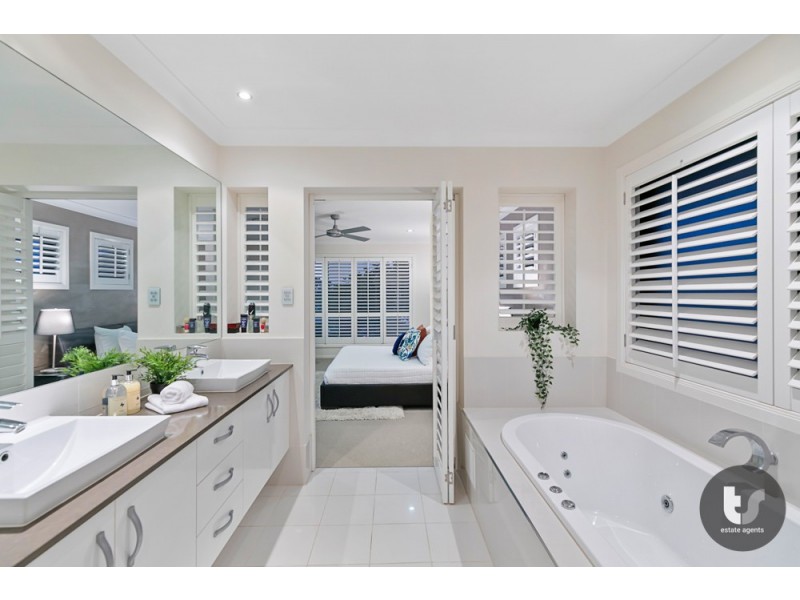 73 Beachcrest Road, Wellington Point QLD 4160