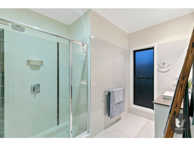 73 Beachcrest Road, Wellington Point QLD 4160