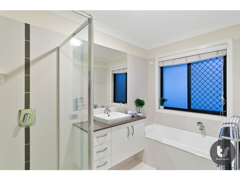 73 Beachcrest Road, Wellington Point QLD 4160