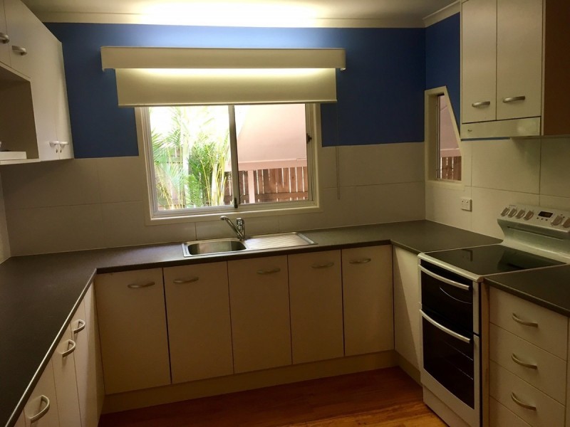 34 Victoria Parade South, Coochiemudlo Island QLD 4184