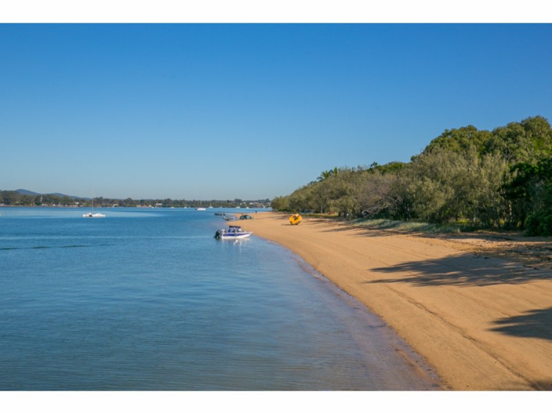 34 Victoria Parade South, Coochiemudlo Island QLD 4184