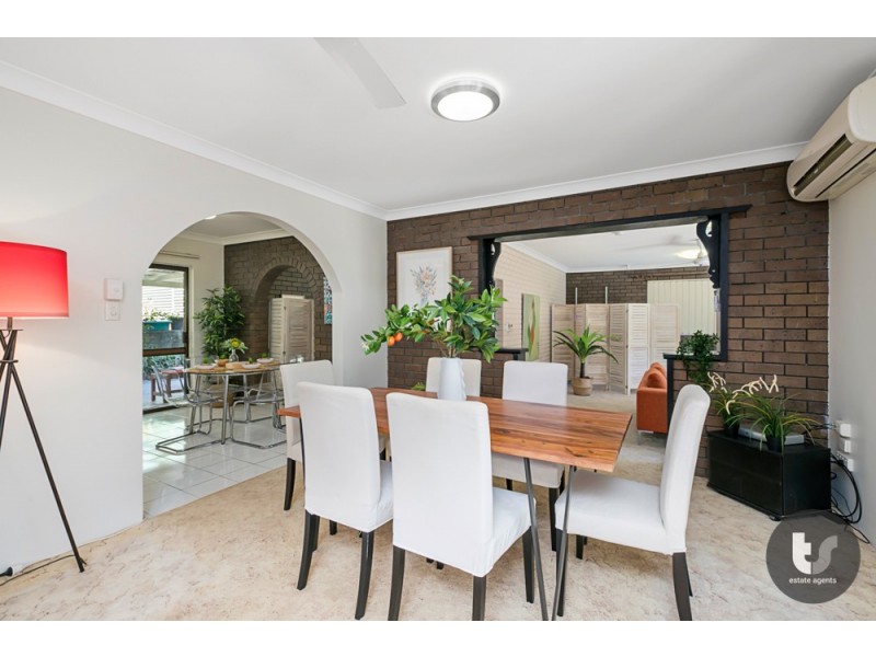 6 Kalmia Drive, Redland Bay QLD 4165