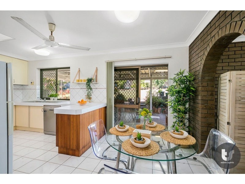 6 Kalmia Drive, Redland Bay QLD 4165