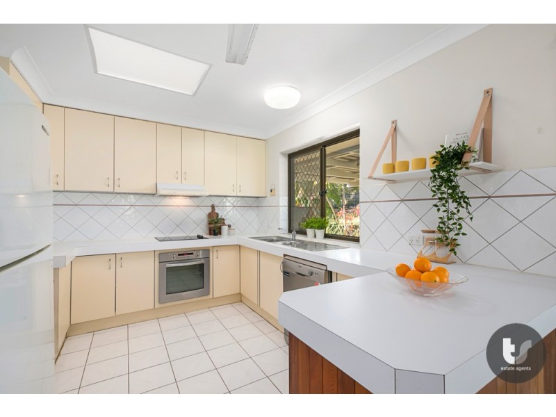 6 Kalmia Drive, Redland Bay QLD 4165