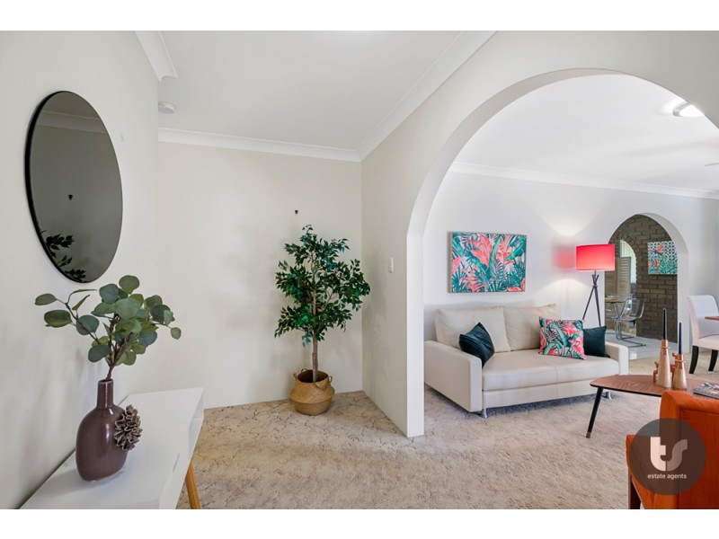 6 Kalmia Drive, Redland Bay QLD 4165