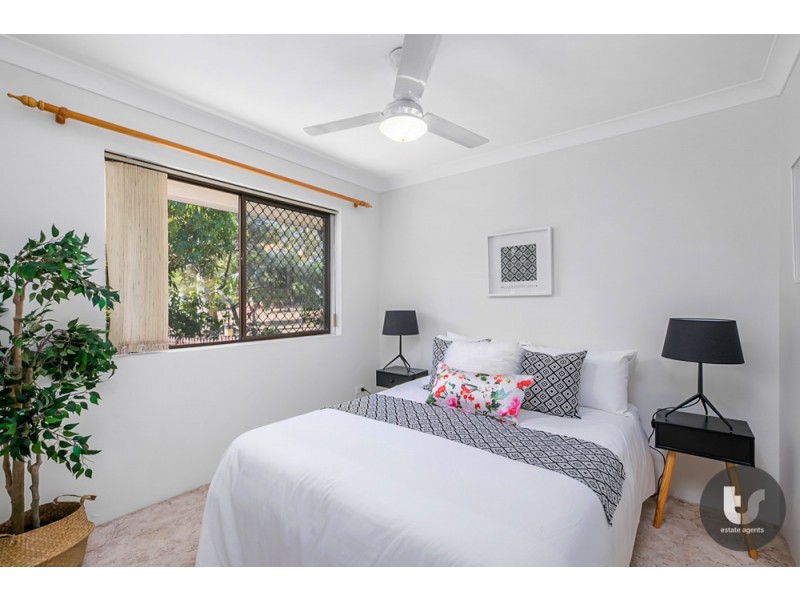 6 Kalmia Drive, Redland Bay QLD 4165