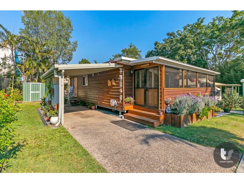 4 Woodlands Drive, Stapylton QLD 4207