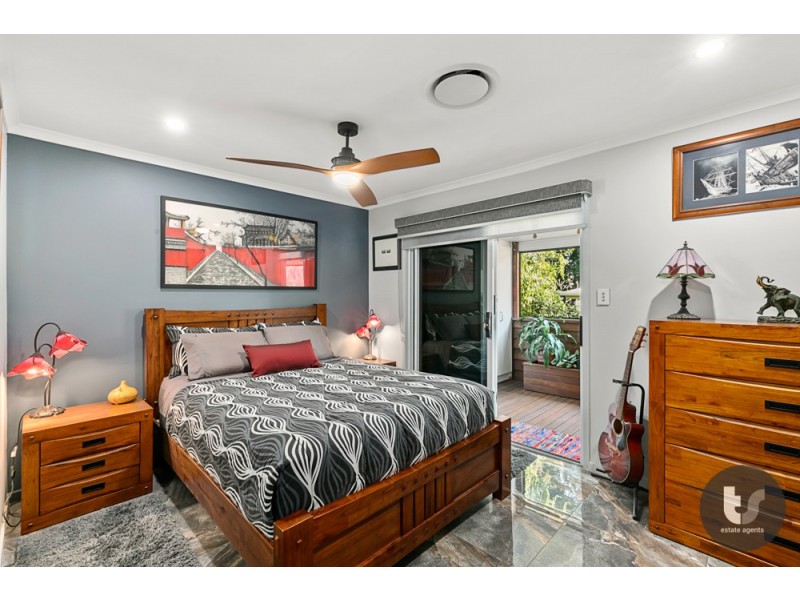 4 Woodlands Drive, Stapylton QLD 4207