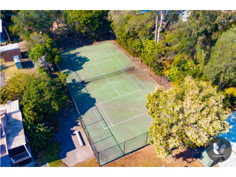 4 Woodlands Drive, Stapylton QLD 4207
