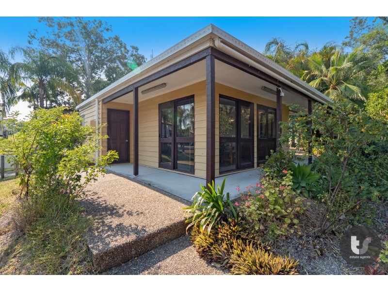 4 Woodlands Drive, Stapylton QLD 4207