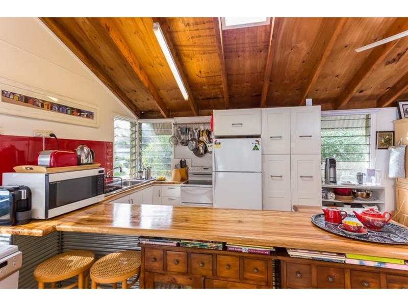 5 Mareela Street, Coochiemudlo Island QLD 4184